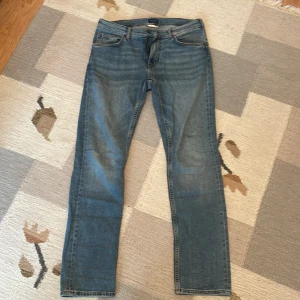 Gant jeans  - Ett par blåa gant jeans i storleken 32/32 I passform regular. Väldigt bra skicka och har inga defekter.