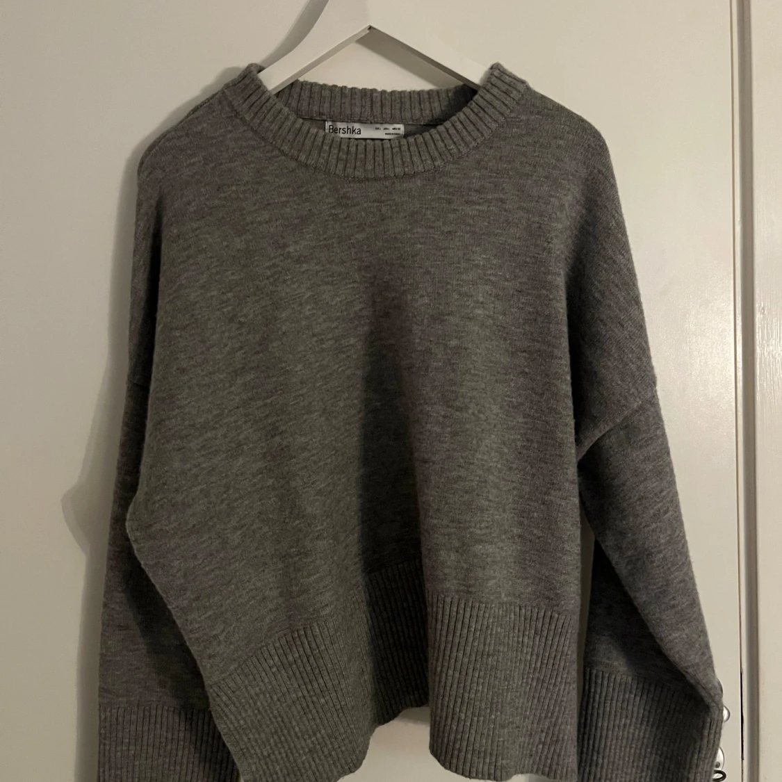 Grå stickad tröja  - 90