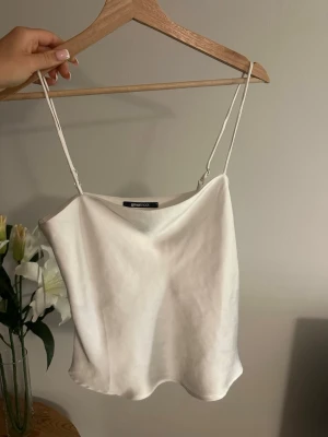 Silkes linne  - Vitt silkeslinne från gina 🤍