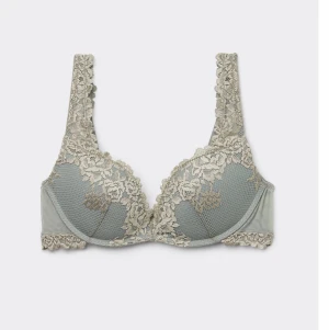Intimissimi bh gioia - Grön intimissimi bh utan defekter💗 Storleken är 80B. Passar dock även 75C då det är vad jag vanligtvis har! Pris kan diskuteras vid snabb affär 