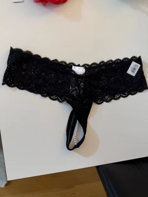 Pärltrosor Mshop - Helt Nya - Dessa var ett impulsköp när jag var nere i Ullared och svängde in på Mshop! 😂 Har aldrig ens provat dessa, de har bara legat i garderoben sen köp. 😂🌸