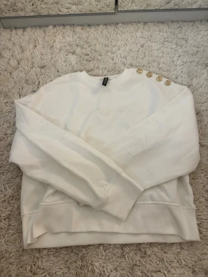 Vit sweatshirt Hm  - Jättefin tröja från Hm 