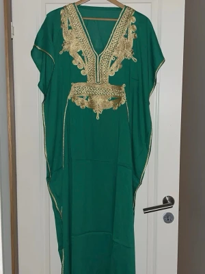 Gandoura / kaftan  - Jättefin helt ny gandoura från Marocko finns i fler färger. Rabatt vid köp av 2🤍