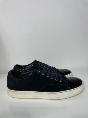 Lanvin Cap Toe  - Säljer dessa Lanvin Cap Toe i uk 9 som motsvarar 43 men även passar upp mot 44, skriv för fler bilder/frågor🙌🏼