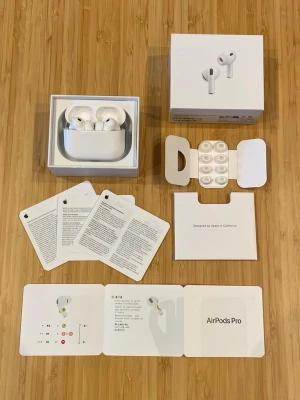 AirPods Pro 3 (Med brusredusering) - Säljer ett par sprillans nya AirPods Pro 3 i toppskick