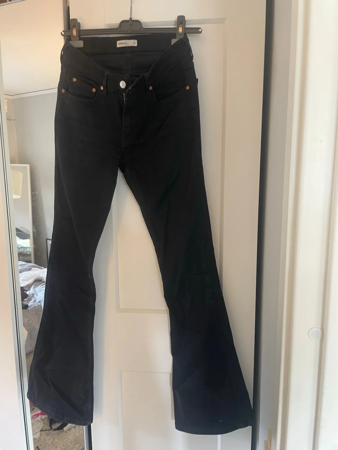 Svarta bootcut jeans från Perfect Jeans