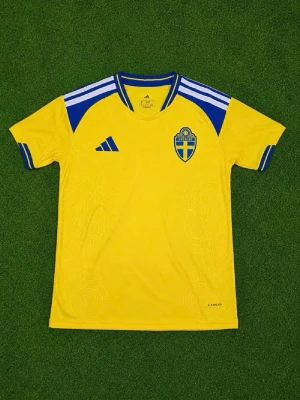 Svensk landslagströja  - Säljer en gul svensk landslagströja från Adidas