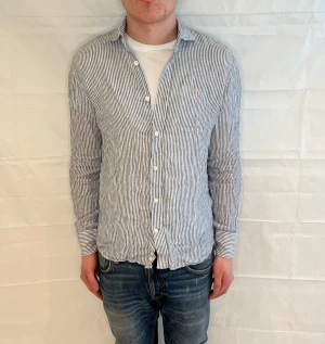 Morris Linen Shirt Striped Men's - Randig linneskjorta från Morris i mycket gott begagnat skick.