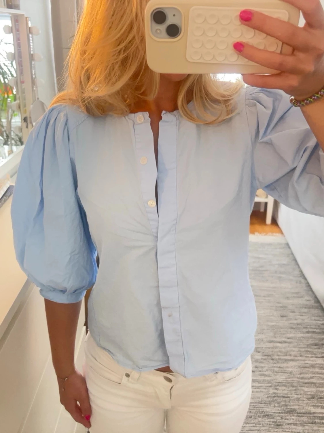 Ljusblå blus med puffärm - 2