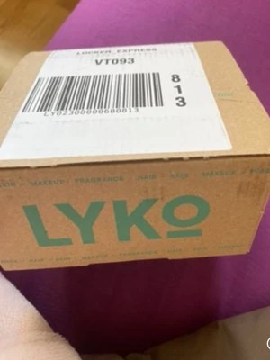 Milk Makeup basprodukt - Säljer en basprodukt från Milk Makeup. Jag säljer pågrund av fel färg och den är helt ny och oöppnad som ni kan se.