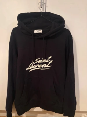 Saint Laurent hoodie - Saint Laurent hoodie size M W 50cm L 65 cm. Väldigt bra skick