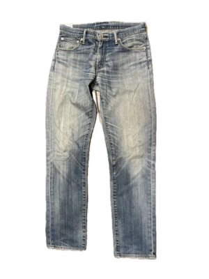 Faded Vintage Levi’s Jeans - SIZE W30 L32, riktigt snygga faded jeans från japan. Galet feta, sitter riktigt bra. Vintage levi’s modell 511. Längd 102cm, midja 40cm