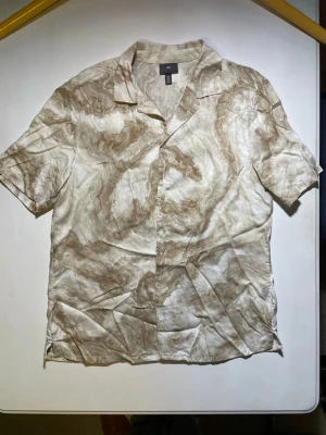 Beige och brun mönstrad skjorta - Kortärmad skjorta