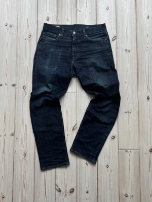 Levi’s 511 jeans - Säljer nu dessa riktigt feta vintage Levi’s jeans i modellen 511, i väldigt bra skick. Storlek: 33W 30L. Pris: 649kr. Skriv gärna vid frågor eller för fler bilder! 🤩
