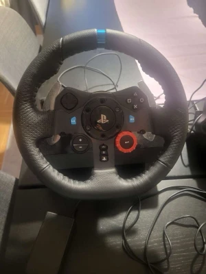 Logitech G29 passar bara dator!! - Säljer en Logitech G29 racingratt med pedaler passar bara dator 