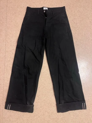 Ravenue raw selvedge jeans - Svarta raw selvedge jeans från Ravenuehelsinki