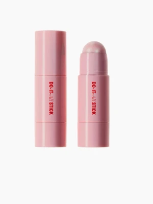 Highlighter stick - Highlighter stick i färgen Rose Glow ifrån H&M Beauty. Produkten har en skimrande ljusrosa ton och rundad topp för enkel applicering. Perfekt för att ge glow till ansiktet och lätt att ta med i väskan. Använt fåtal gånger(se hur mycket som finns kvar på sista bilden). Nypris 99, pris kan diskuteras