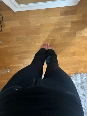 Blå bootcut jeans - Blå bootcut jeans från Only, storlek S