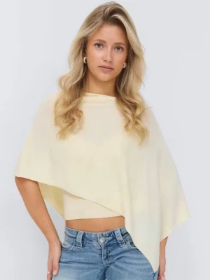 Ljusgul asymmetrisk ärmlös topp - Snygg ljusgul topp med asymmetrisk skärning och lös passform. Toppen är ärmlös och har en flowy look som ger en modern och avslappnad känsla. Perfekt att matcha med jeans för en trendig stil.