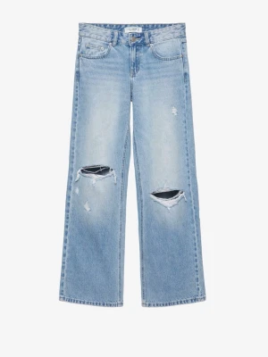 Pull and bear low waist straight leg jeans  - Jätte snygga jeans från Pull and bear med jätte snygg passform och är lågmidjade, dom är helt nya med lappen kvar