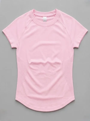 Ljusrosa tränings shorts - Snygg ljusrosa t-shirt med rund hals och korta ärmar. Tillverkad i mjuk bomull med lätt figurnära passform och diskreta sömmar. Passar som S-M🥰