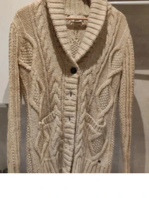 Vintage Ralph Lauren tröja - Sjukt fin virkad Ralph Lauren ”cardigan?” från Denim&Supply linen. Otroligt svår att få tag på och är i mycket bra skick. Storlek XS passar S