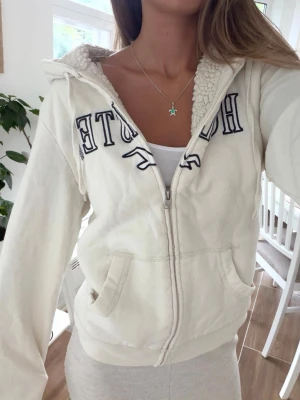 Hollister zip  - Frakt 24h. 