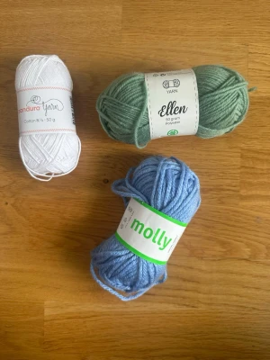 3 garnnystan - Garnpaket med tre nystan från Panduro, Ellen och Molly, oanvända. Säljs tillsammans