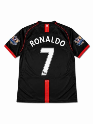 Manchester United Ronaldo tröja svart - Helt oanvänd Manchester utd matchtröja med Ronaldo på ryggen med nummer 7. Skriv vid funderingar!