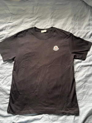 Moncler T-shirt  - Svart Moncler T-shirt