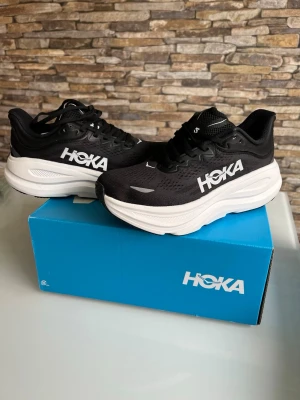 Hoka bondi 9 - Super snygga Hoka bondi, helt nya storleken är 42