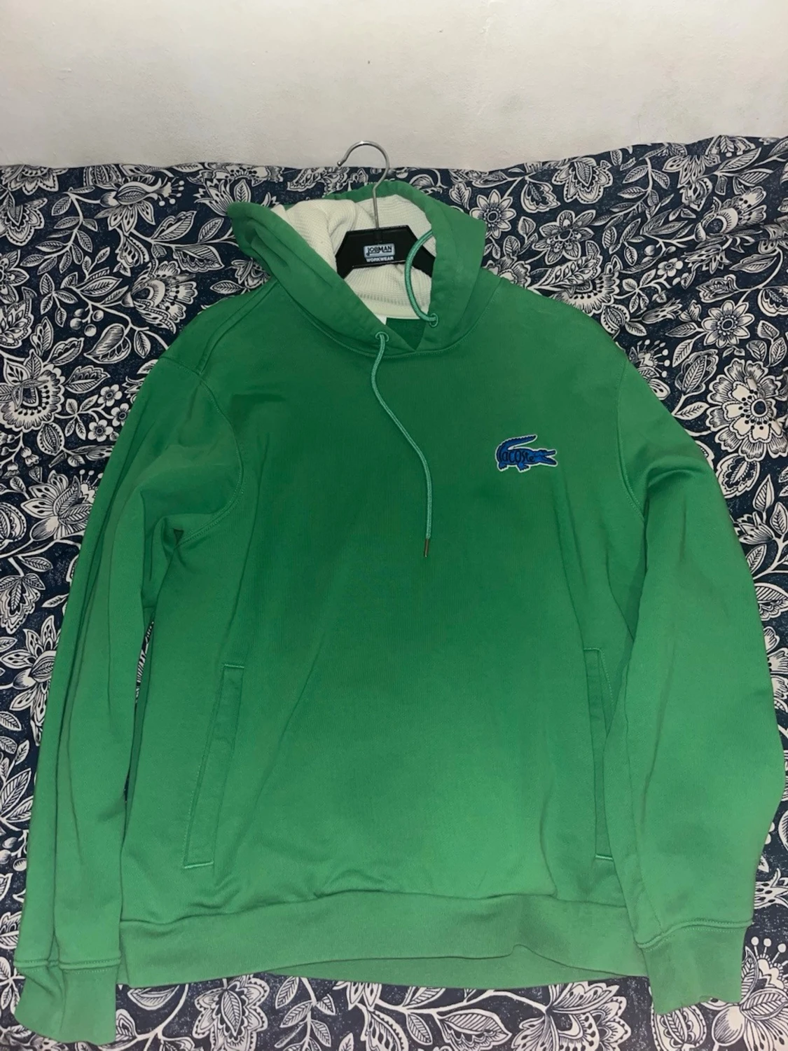Grön hoodie från Lacoste med huva