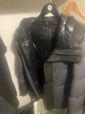Moncler Madeira - Bra skick, priset kan diskuteras.