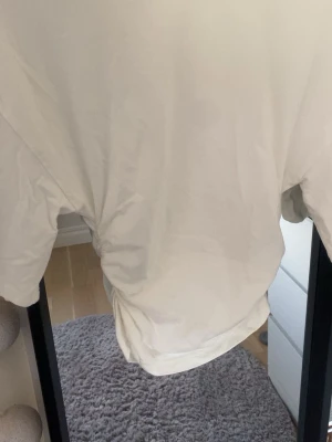 Vit topp - Vit fin topp från gina använd en gång💞