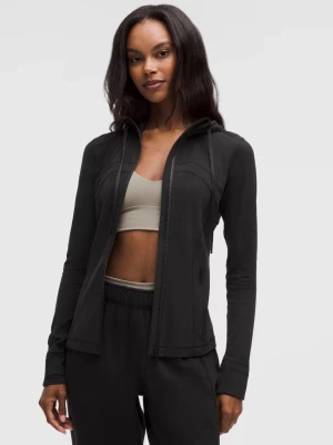 Lululemon Define hooded jacket nulu - Säljer denna superfina Lululemon jackan som är helt oavnvänd. Köpte fel storlek och säljer därav. Prislapp finns kvar. Jackan är i storlek 4. Nypris 1480kr❤️❤️