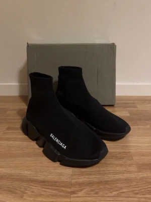 Balenci skor - Fina balenci skor som aldrig har blivit använda men boxen är lite trasig 