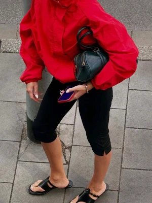 Capri byxor - Nya från bershka med lappen kvar. Storlek 36, super snygga på och smickrande med låg / mid midja 