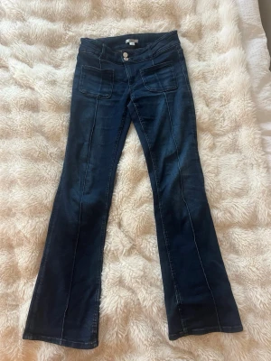 Bootcut jeans från Gina Tricot