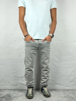 Replay jeans  - Ett par riktigt snygga jeans från Replay i storlek W29 L32 i modellen Anbbas 