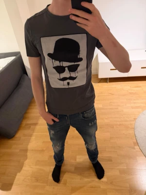 Limitato T-shirt  - Säljer nu denna riktigt sköna och snygga Limitato T-shirten för endast 699, priset är ej fast vid en snabb affär! Bara att höra av dig vid frågor