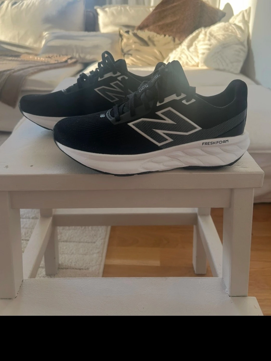 Svarta New Balance Fresh Foam sneakers - 1