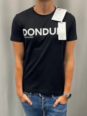 Dondup T-shirt (Helt ny) - Skick: Helt ny  Färg: Svart  Storlek: M  Nypris: 1300SEK  Passform: Modellen är 185 cm och väger ca 75 kg och den sitter bra  Fraktar oftast samma eller nästa dag 📦
