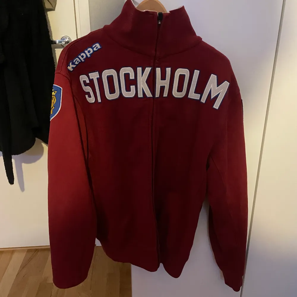 Cool Stockholm kappa tröja skriv för mer info . Hoodies.