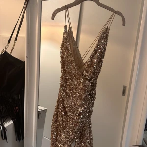 Oh polly klänning  - Xs/34/uk6  Aldrig använd bara testad!