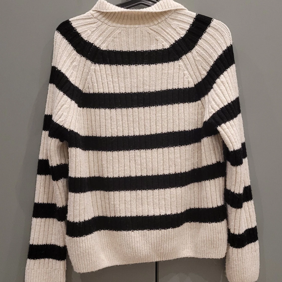 Randig tröja från Only - 90