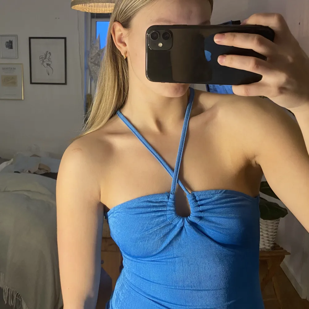 Superfin klänning! Aldrig använd: Säljer för 199kr plus frakt! Kika gärna in bland mina andra annonser och se om du hittar något, samfraktar gärna🤍. Mekot.