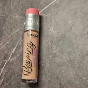 Benefit cakeless concealer - Benefit cakeless concealer, 4,25 carry on.