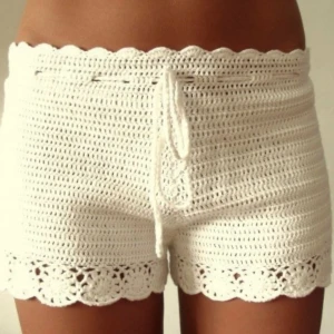 Virkade shorts - Virkade shorts från H&M concious collection, populära i sociala medier. Strl 10, motsvarande 38.