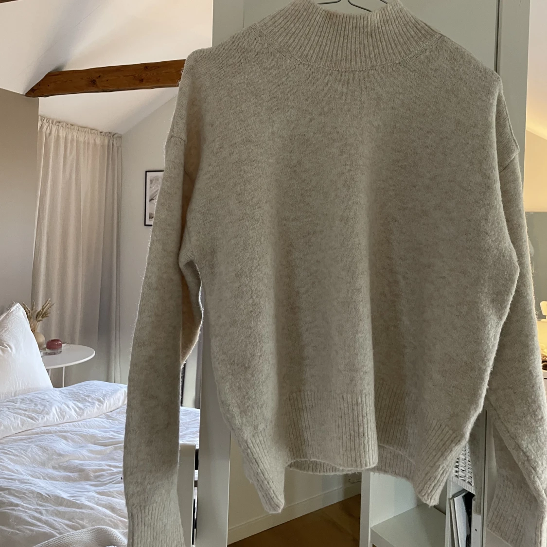 Beige stickad tröja