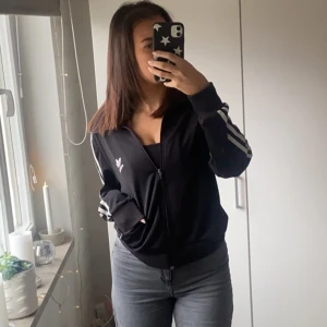 Adidas tröja - Storlek M och jätte bekväm🫶🏼